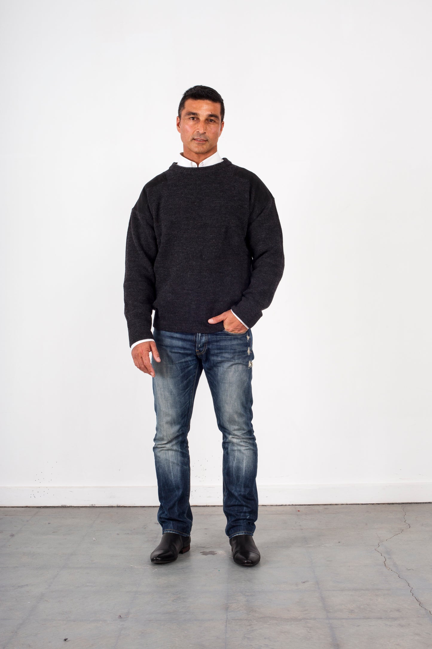 ANSETT Pure Wool Crewneck Jumper with Suede Patches