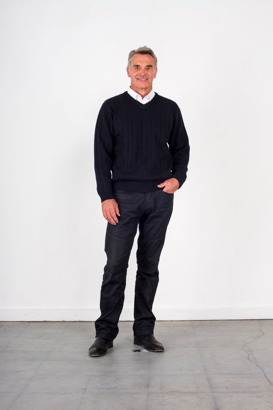 ANSETT PURE WOOL V-NECK CABLE PULLOVER