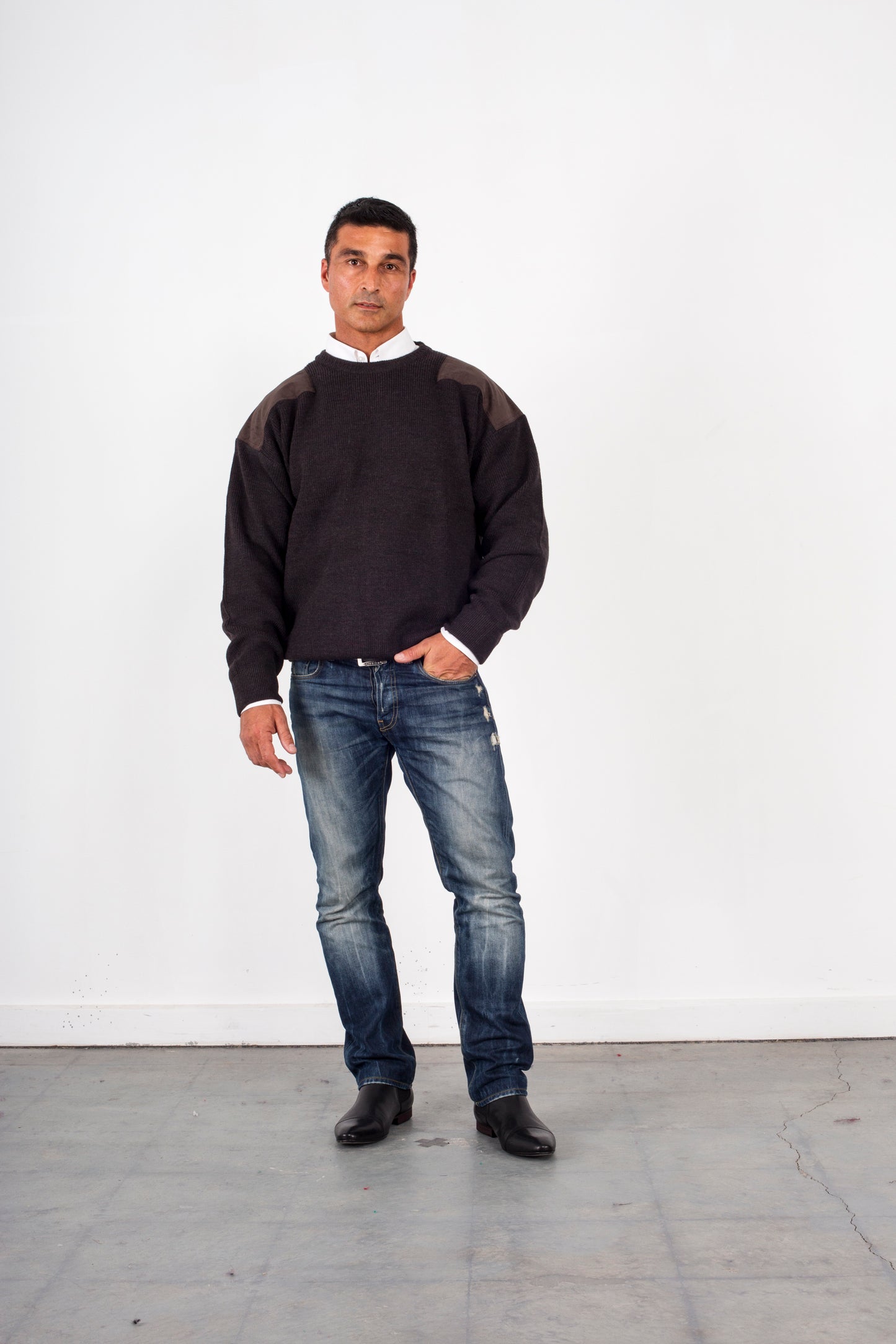 ANSETT Pure Wool Crewneck Jumper with Suede Patches