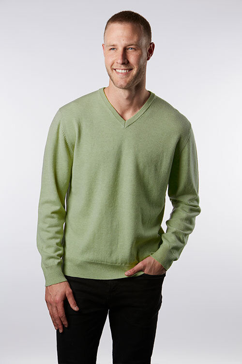 MERINO/ CASHMERE ESSENTIAL VEE NECK PULLOVER