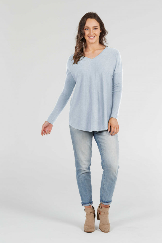 ESSENTIAL CURVED HEM VEE PULLOVER BRIDGE & LORD CASHMERE / MERINO