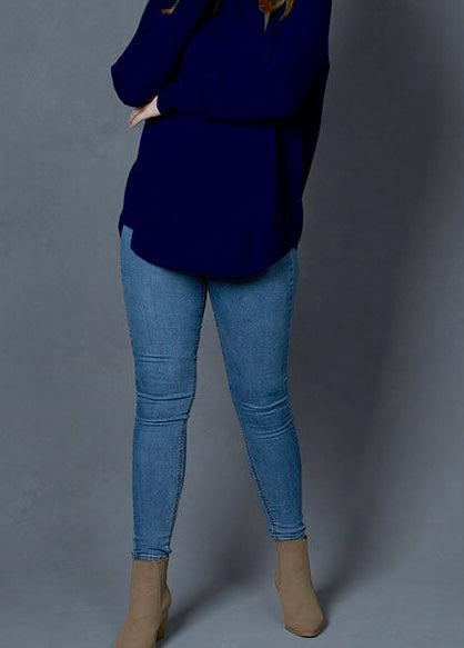 ESSENTIAL CURVED HEM VEE PULLOVER BRIDGE & LORD CASHMERE / MERINO