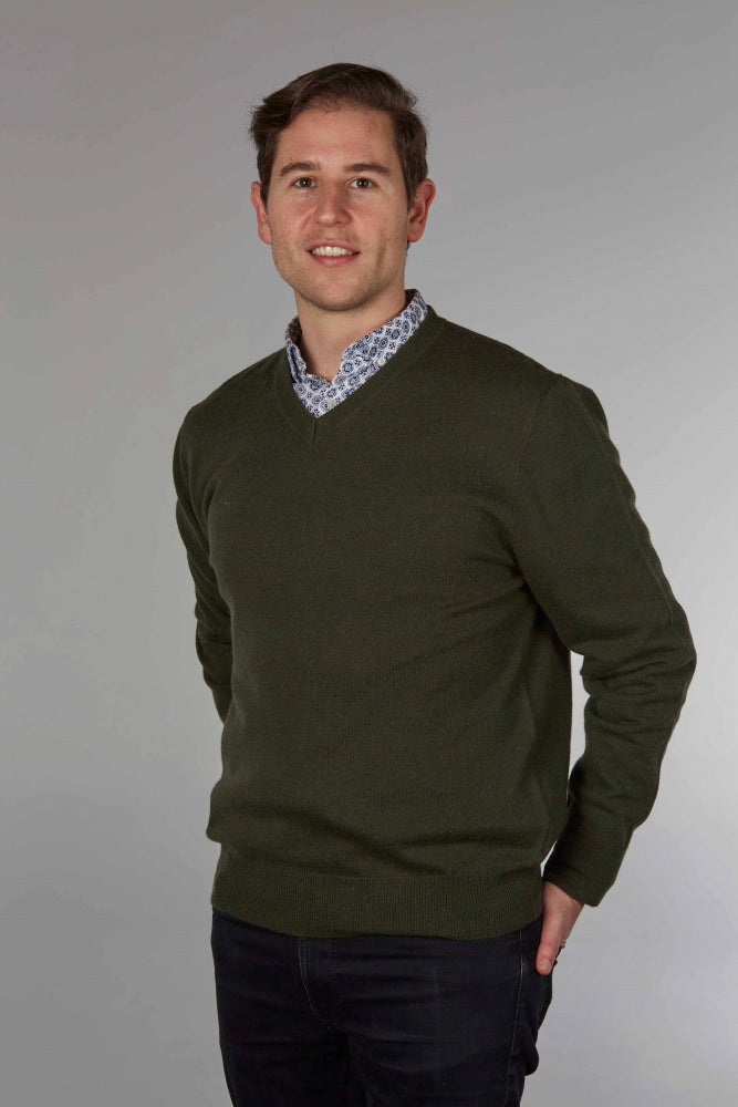 MERINO/ CASHMERE ESSENTIAL VEE NECK PULLOVER
