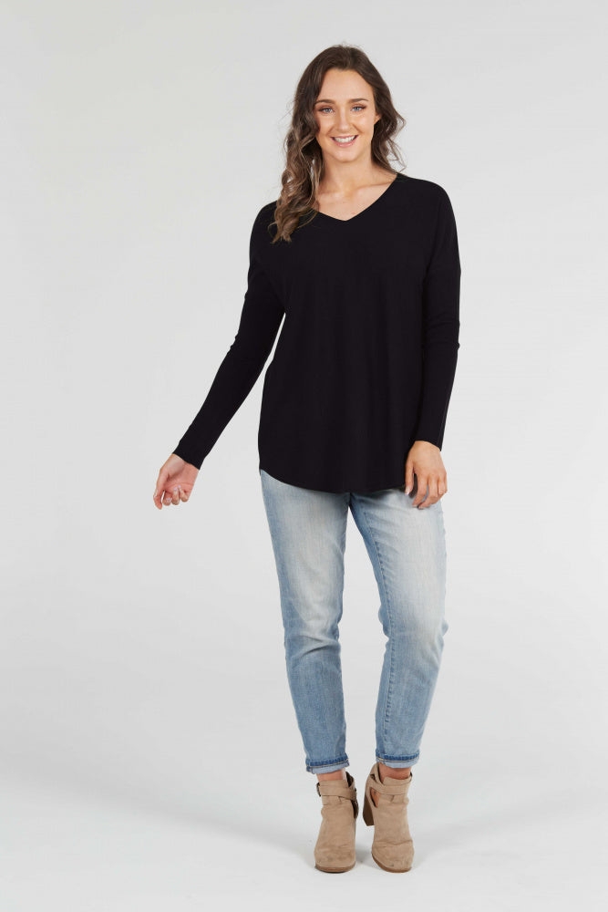ESSENTIAL CURVED HEM VEE PULLOVER BRIDGE & LORD CASHMERE / MERINO